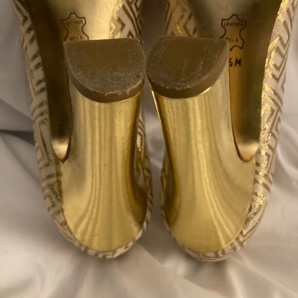 Colin Metallic Gold Cream Heel Pumps Retail $449 - Picture 11 of 11